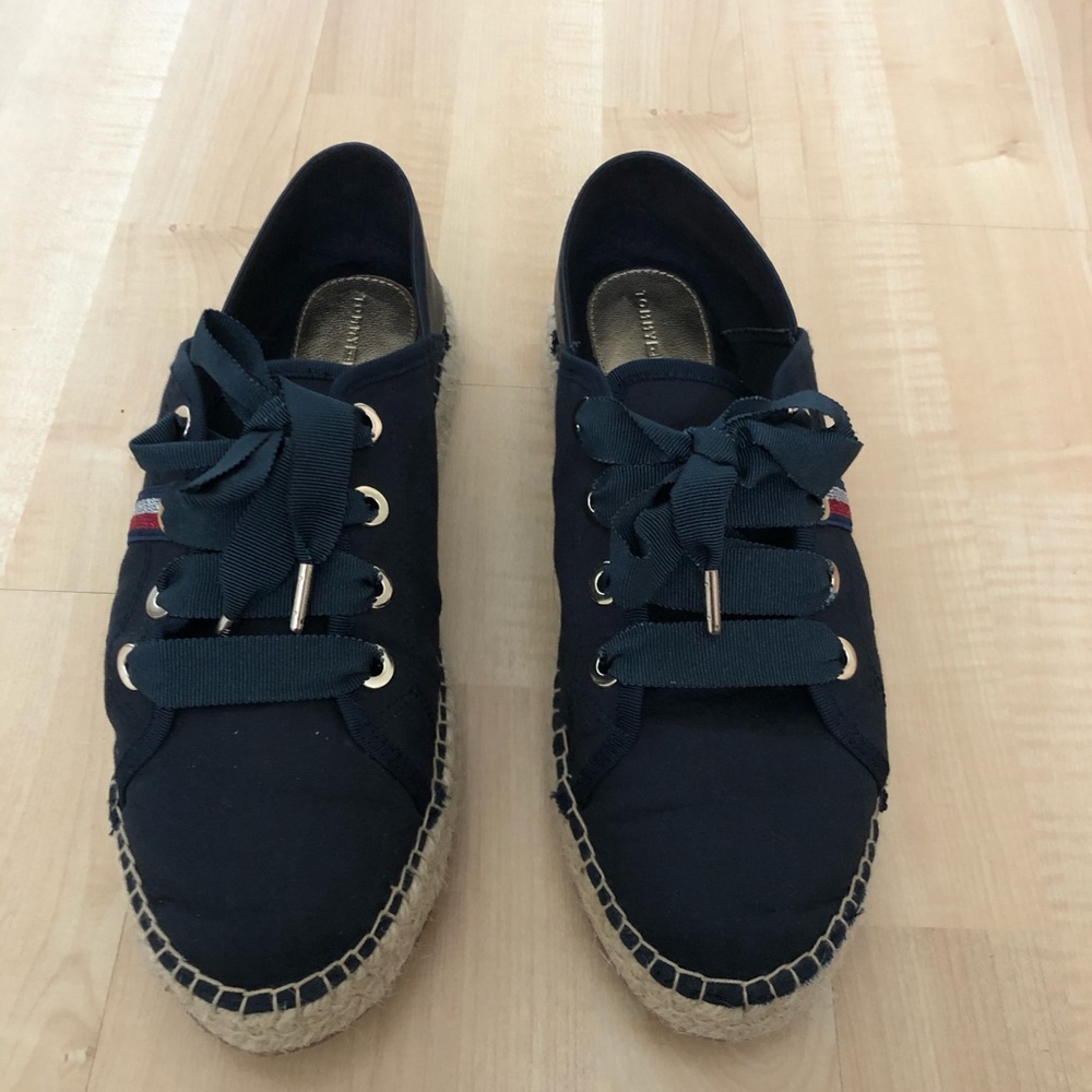 💥HP💥 Hilfiger women’s espadrilles. - Picture 4 of 7